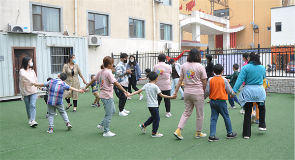 “法融童心 携爱前行”太原市律师协会、山西艾伦律师事务所—走进太原市灵星社区服务中心开展关爱孤独症儿童公益活动